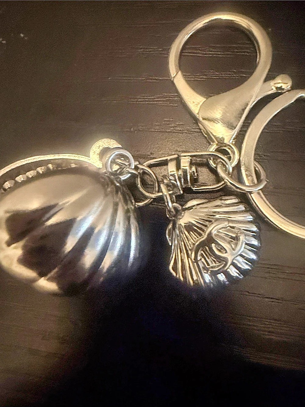 Inspired Black & Silver Shell Charm Keychain Pouch - Picture 3 of 5